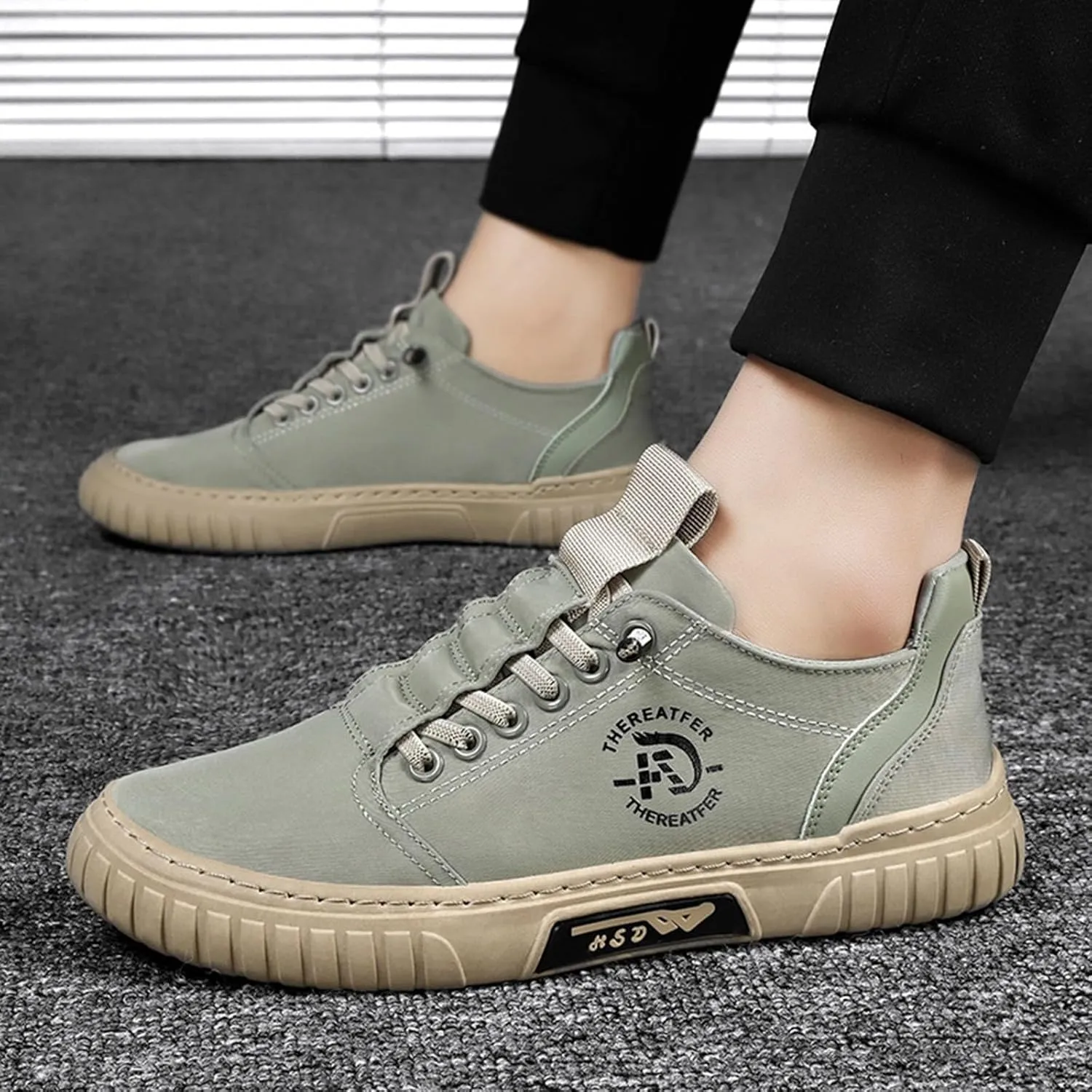 Men Sneakers Low Top Breathable Casual Sneakers Walking Canvas Shoes Mens Shoes