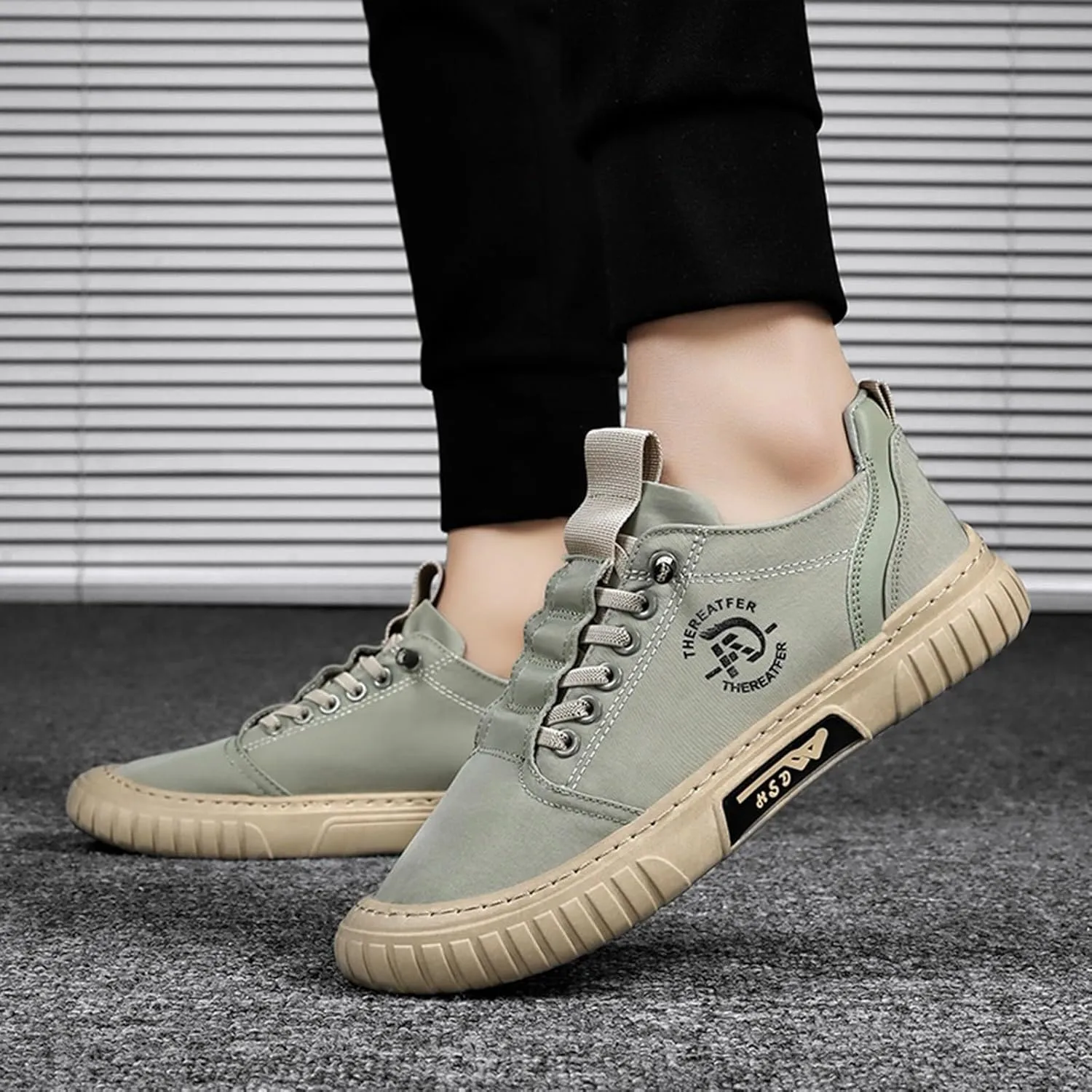 Men Sneakers Low Top Breathable Casual Sneakers Walking Canvas Shoes Mens Shoes
