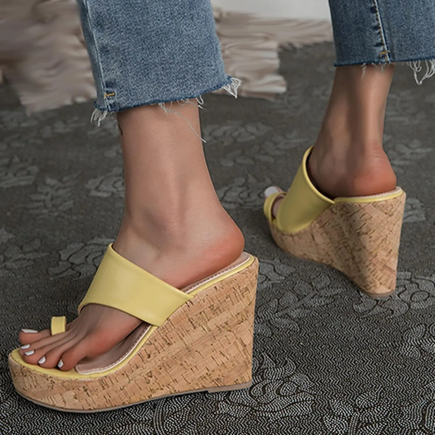 oiangi Chunky Sandals for Women High Heels Summer Casual Toe Ring Open Toe Slip-on Imitation Wood Wedge Platform Flip Flops Comfy Outdoor Ladies Shoes Slipper