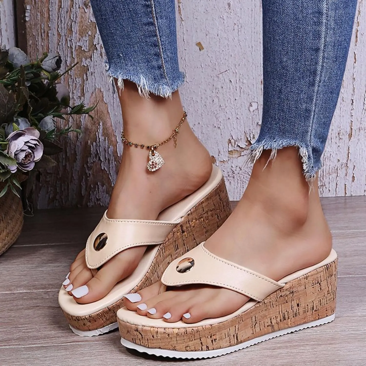 Wedge Sandals Women Flip Flops Non Slip Platform Slippers Slip On Summer Open Toe Beach Sandals Soft Cushion Footbed Casual Shoes for Summer and Daily Wear