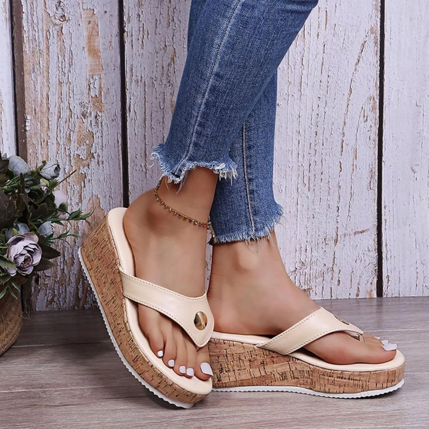 Wedge Sandals Women Flip Flops Non Slip Platform Slippers Slip On Summer Open Toe Beach Sandals Soft Cushion Footbed Casual Shoes for Summer and Daily Wear
