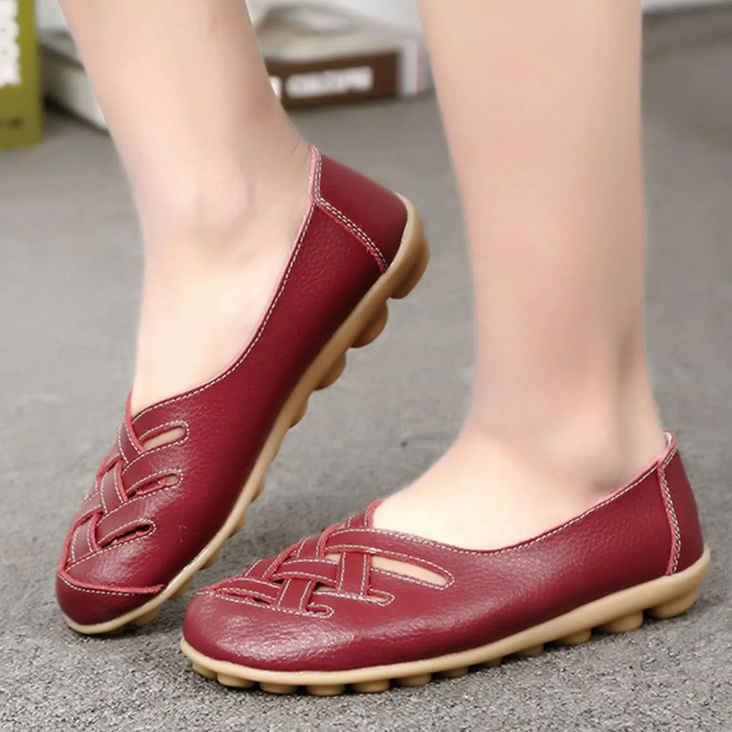 Women's Comfort Walking Casual Flat Loafer Orthopedic Breathable Leather Comfortable Hollow Soft Flats Sandals Vacation Walking Shoes Women Slip-On Indoor Outdoor