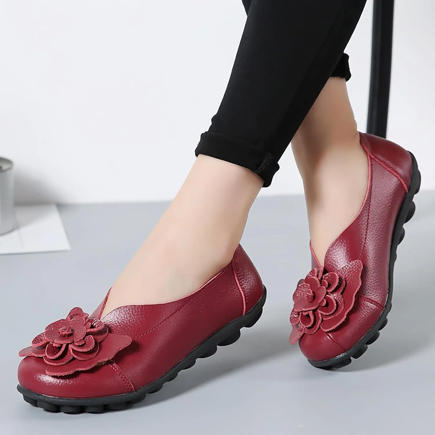 Womens Loafers Comfortable Dressy Driving Shoes Non Slip Flower Decoration Round Toe Business Casual Shoes Summer Walking Sandals Soft Soles Pump 2025 Fashion